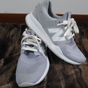 24/7 Gray New Balance Tennis Shoes 9
